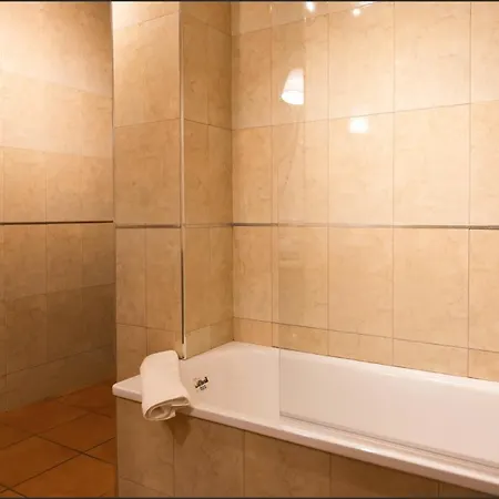 Merced10 3e Apartman