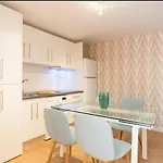 Merced10 3e Апартаменты *